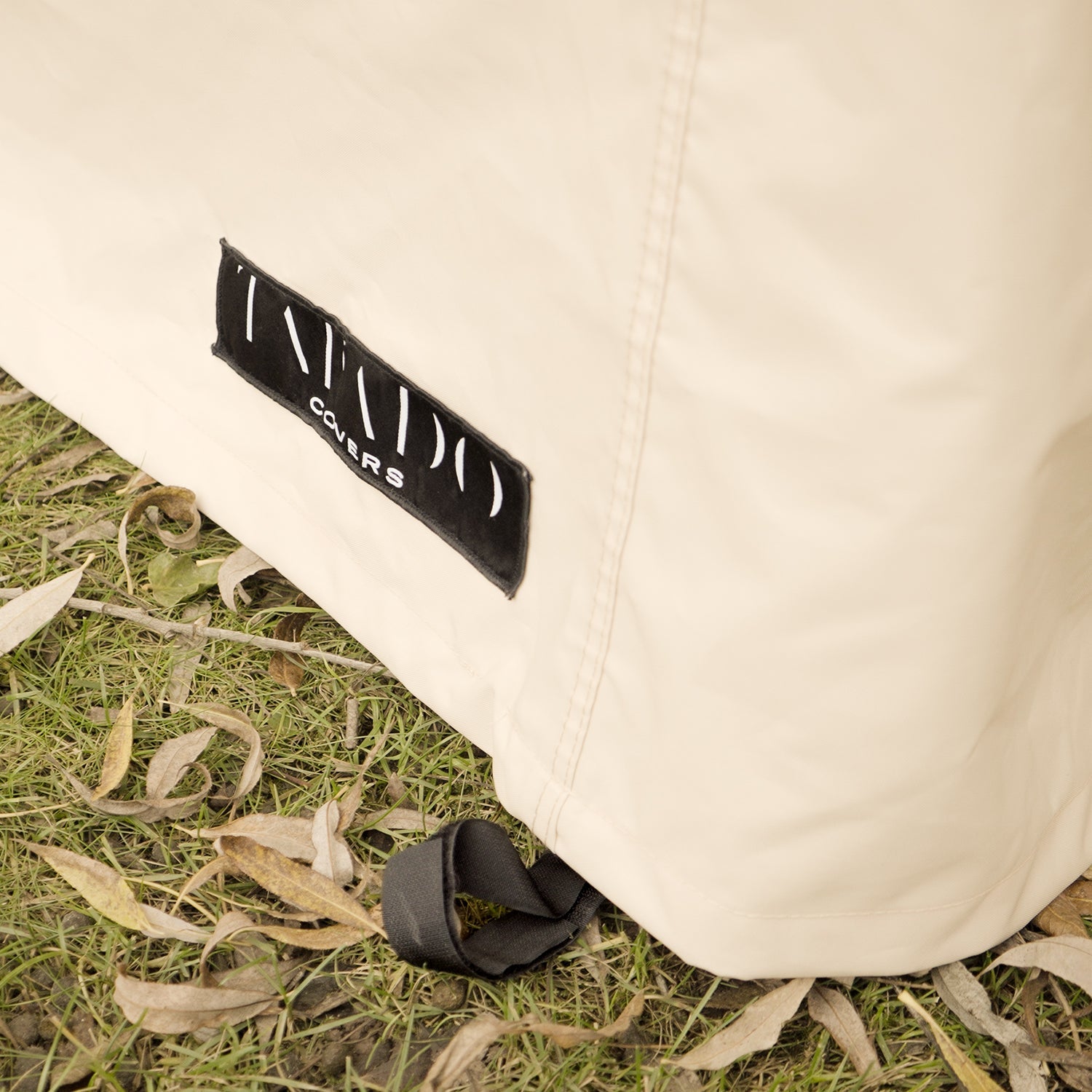 Funda para muebles de terraza en uso